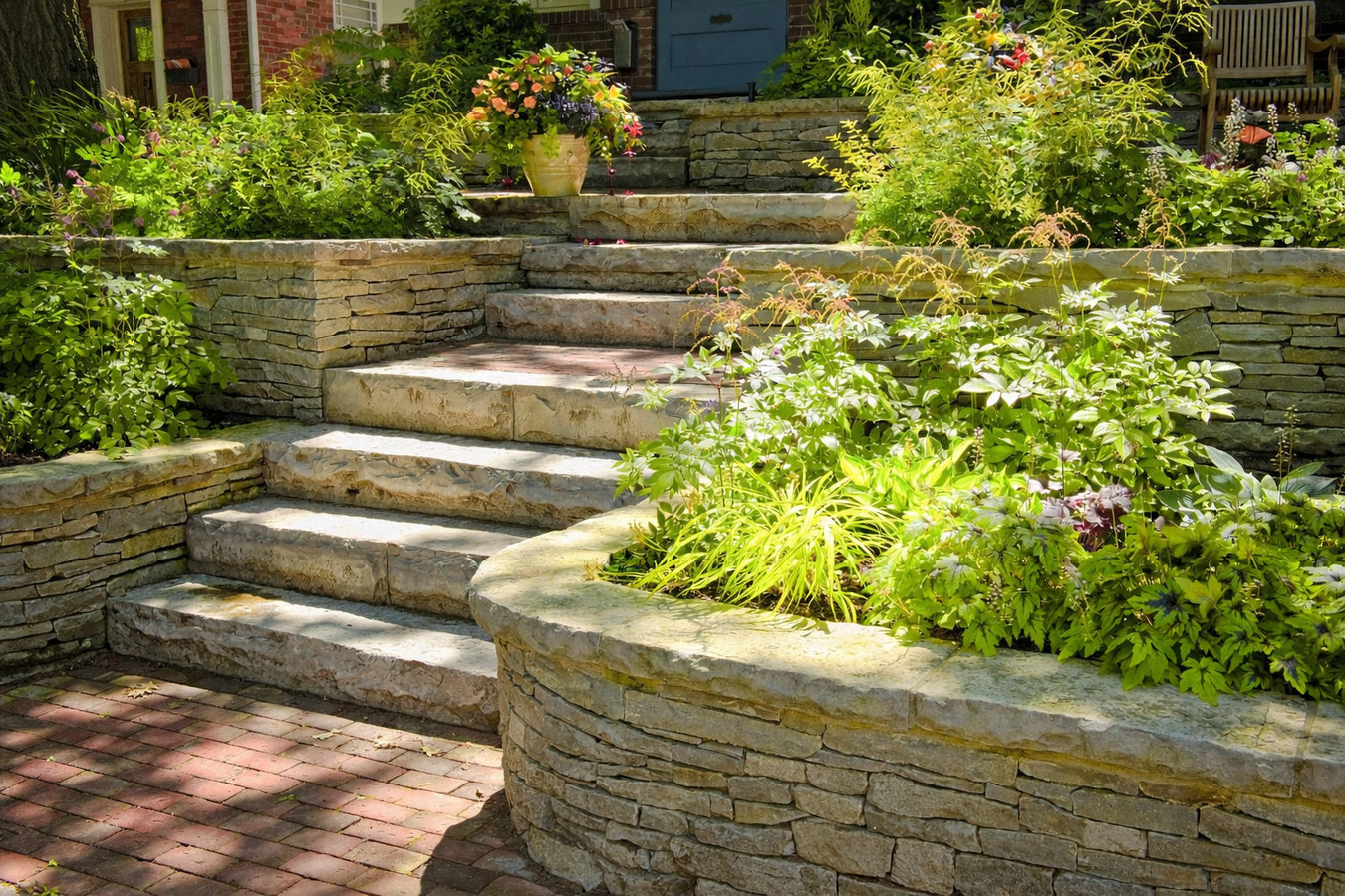 Retaining wall construction in Hialeah, FL