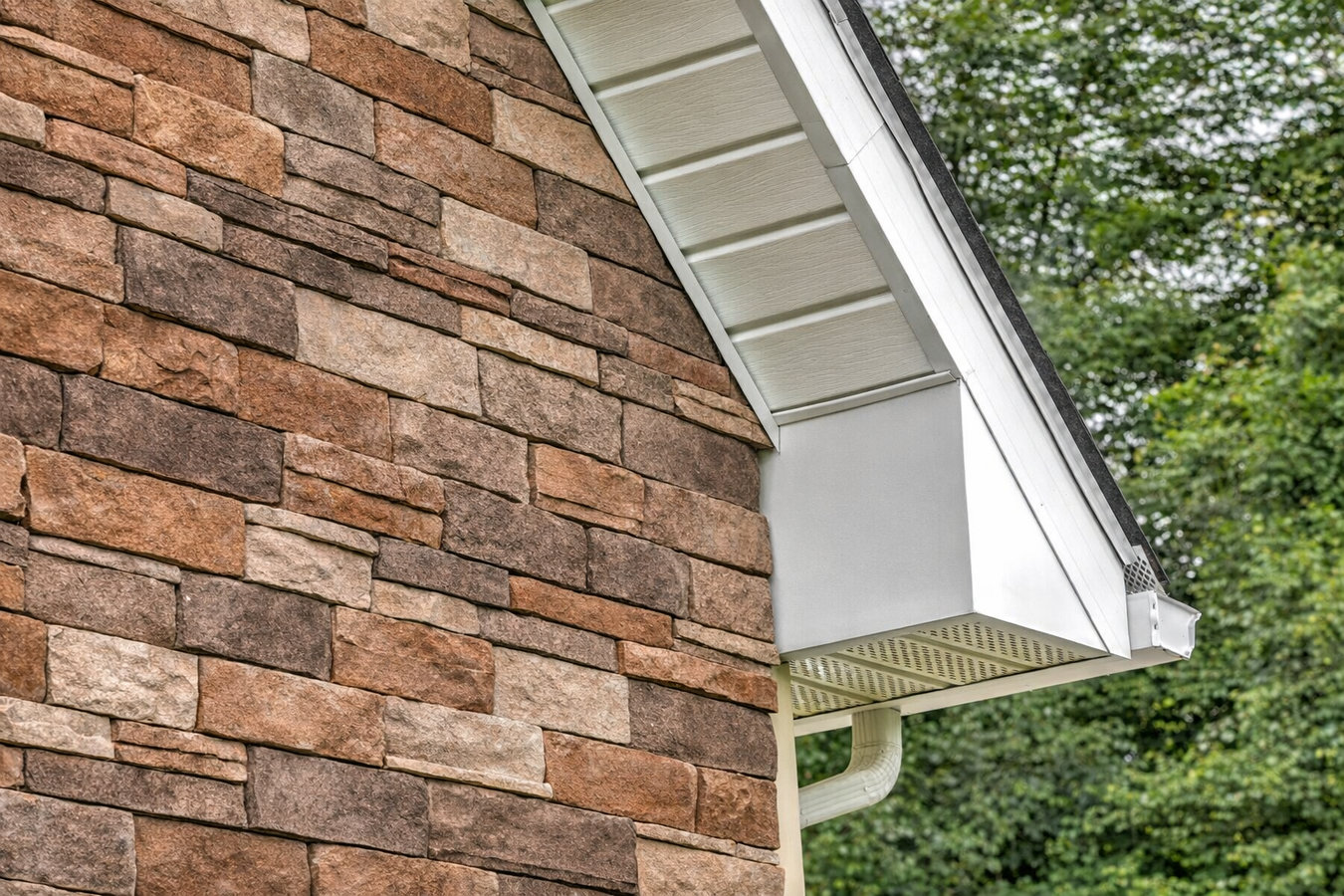 Stone veneer installation in Hialeah, FL